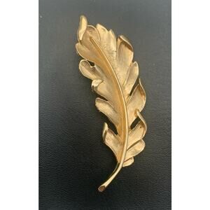 Vintage Curled Leaf Gold Tone Brooch